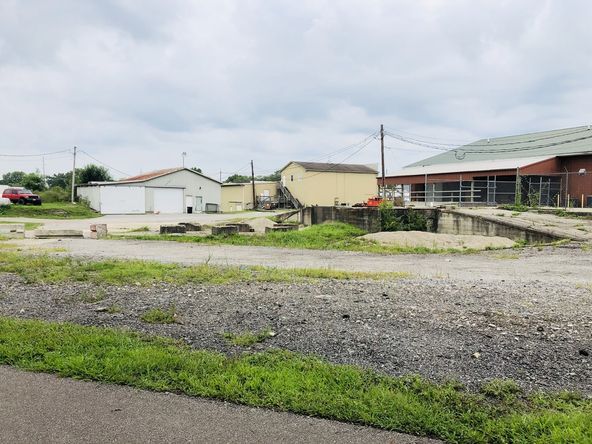 Great Redevelopment or Value-added Opportunity: 959 2nd St, Columbus, IN 47201